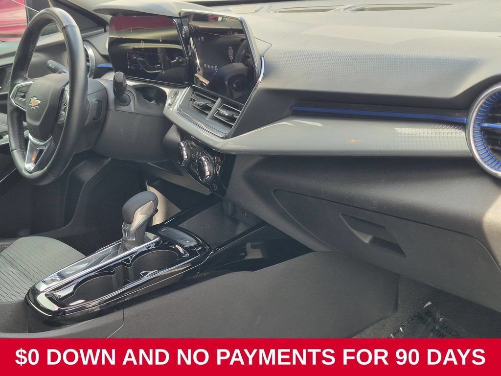Used 2025 Chevrolet Trax LT w/ LT Convenience Package FWD image 31