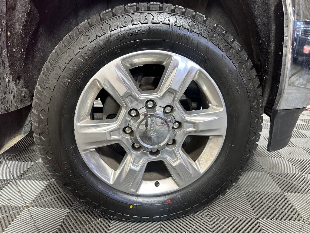 Used 2017 GMC Sierra 2500 SLT w/ Duramax Plus Package image 17