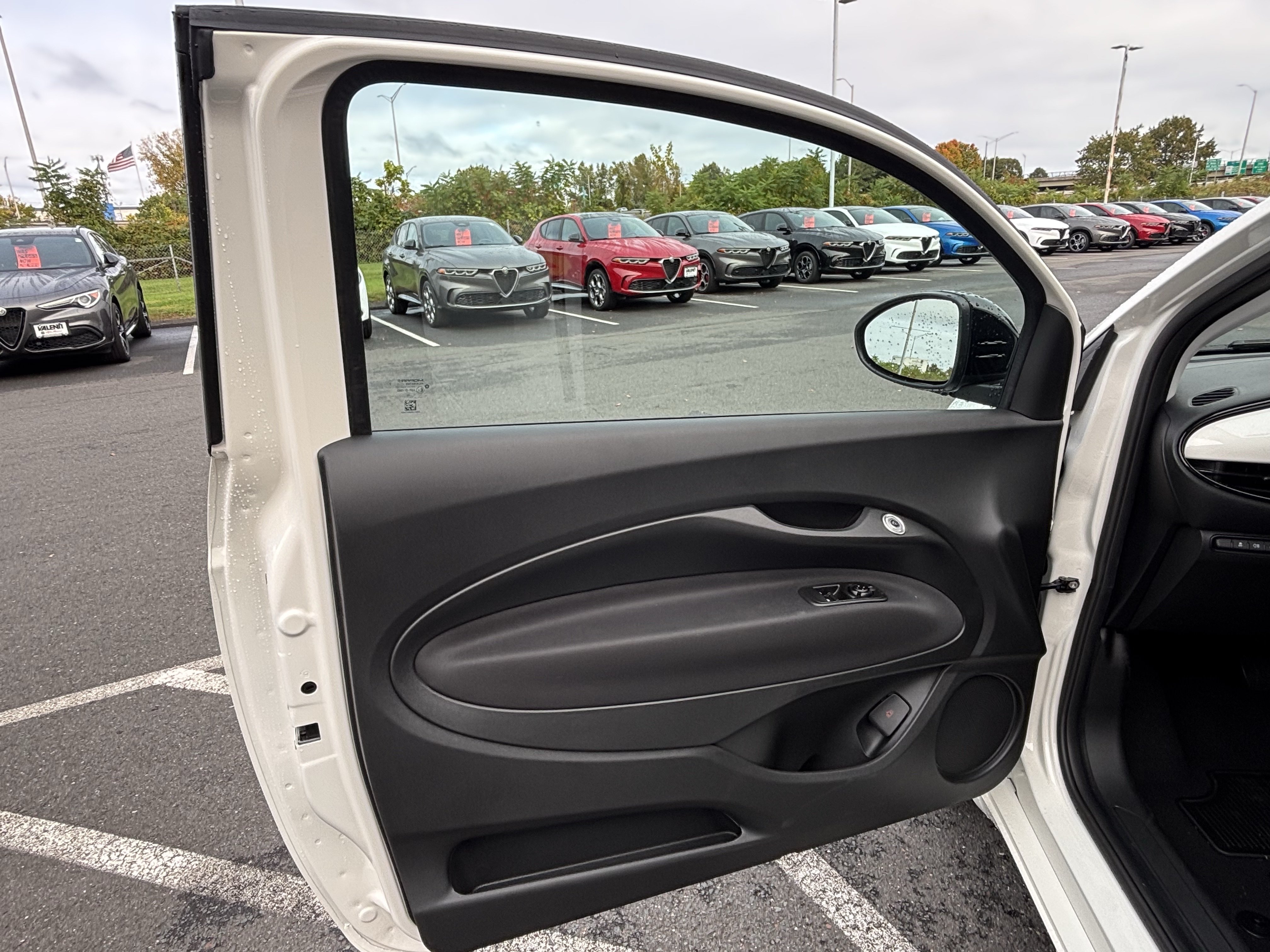 New 2026 FIAT 500 e w/ Comfort Group FWD image 27
