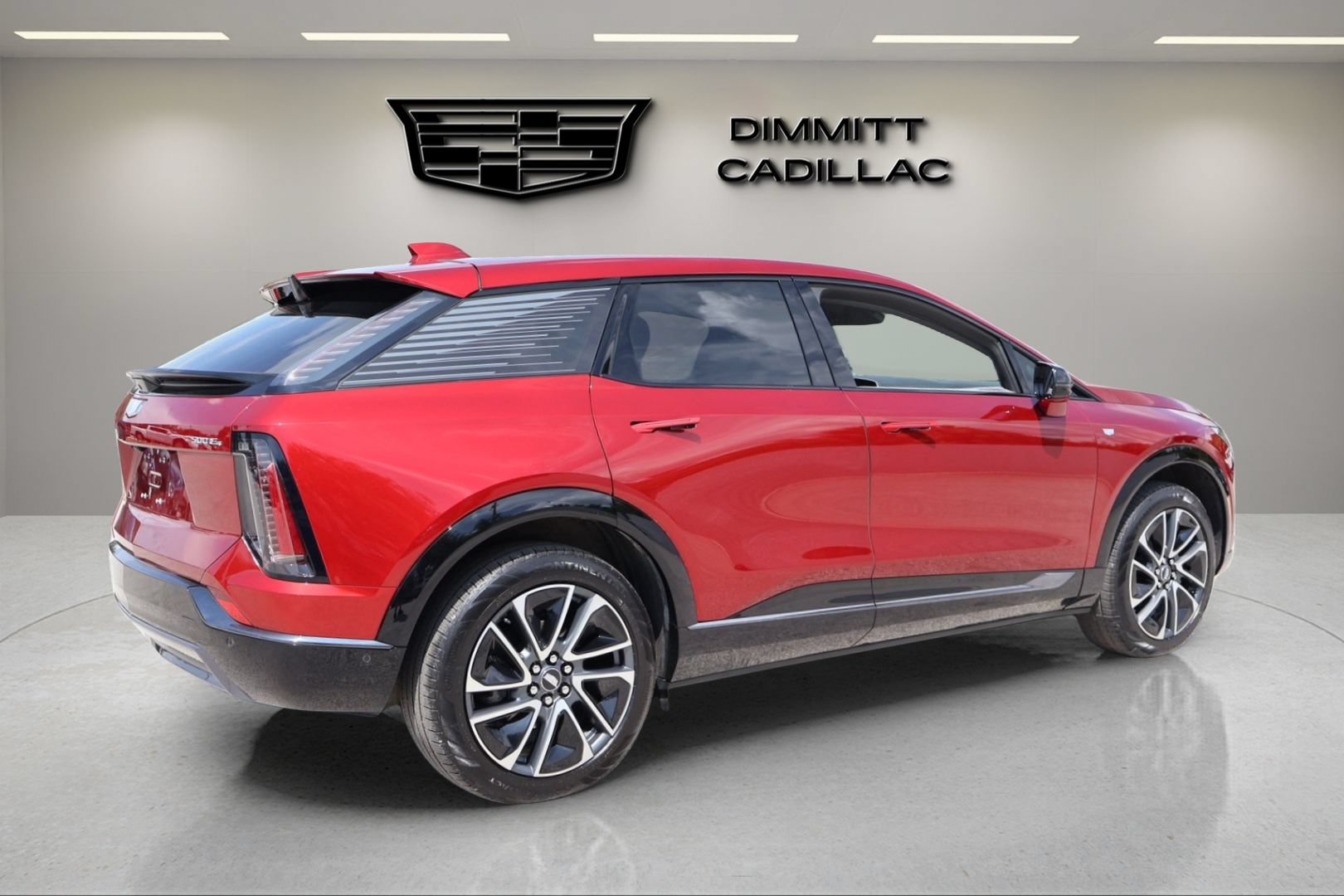Certified 2025 Cadillac Optiq Sport 2 w/ LPO, Floor Liner Package AWD/4WD image 5