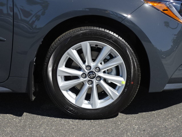 New 2027 Toyota Corolla LE w/ LE Premium Package FWD image 4