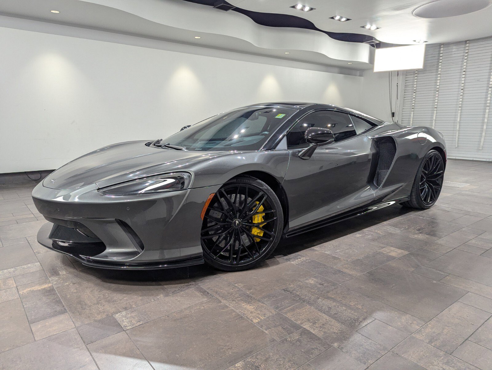 Used 2022 McLaren GT video 1