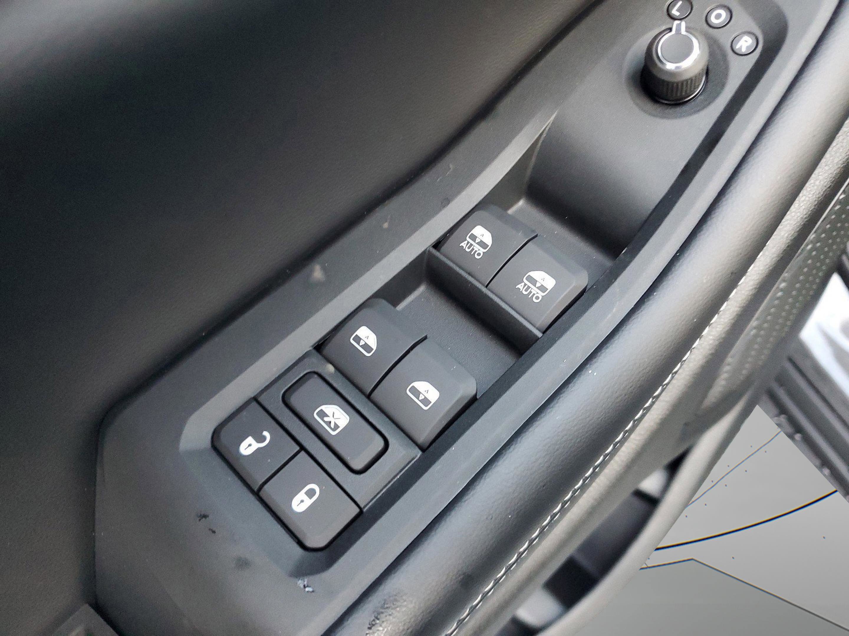 New 2025 Jeep Grand Cherokee Laredo w/ Luxury Tech Group I image 33