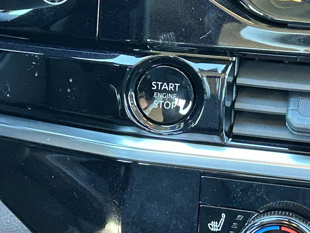 New 2025 Nissan Pathfinder SV image 16