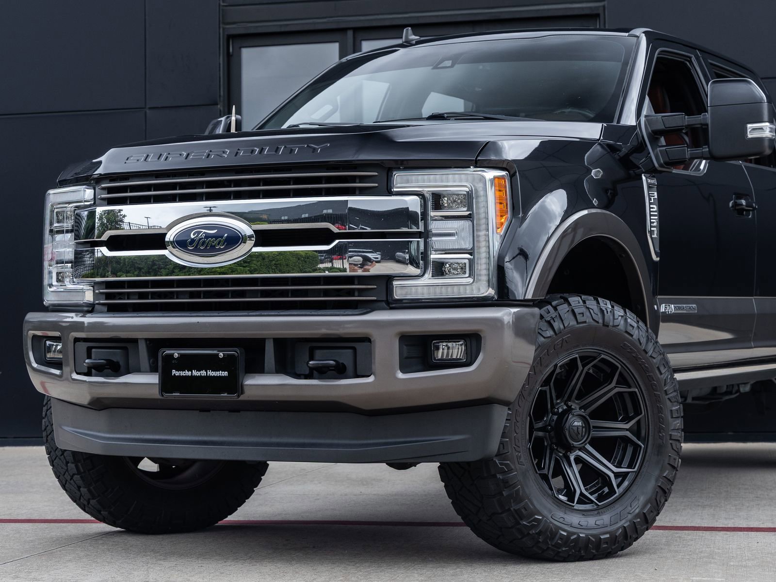 Used 2019 Ford F250 King Ranch w/ King Ranch Ultimate Package AWD/4WD image 3