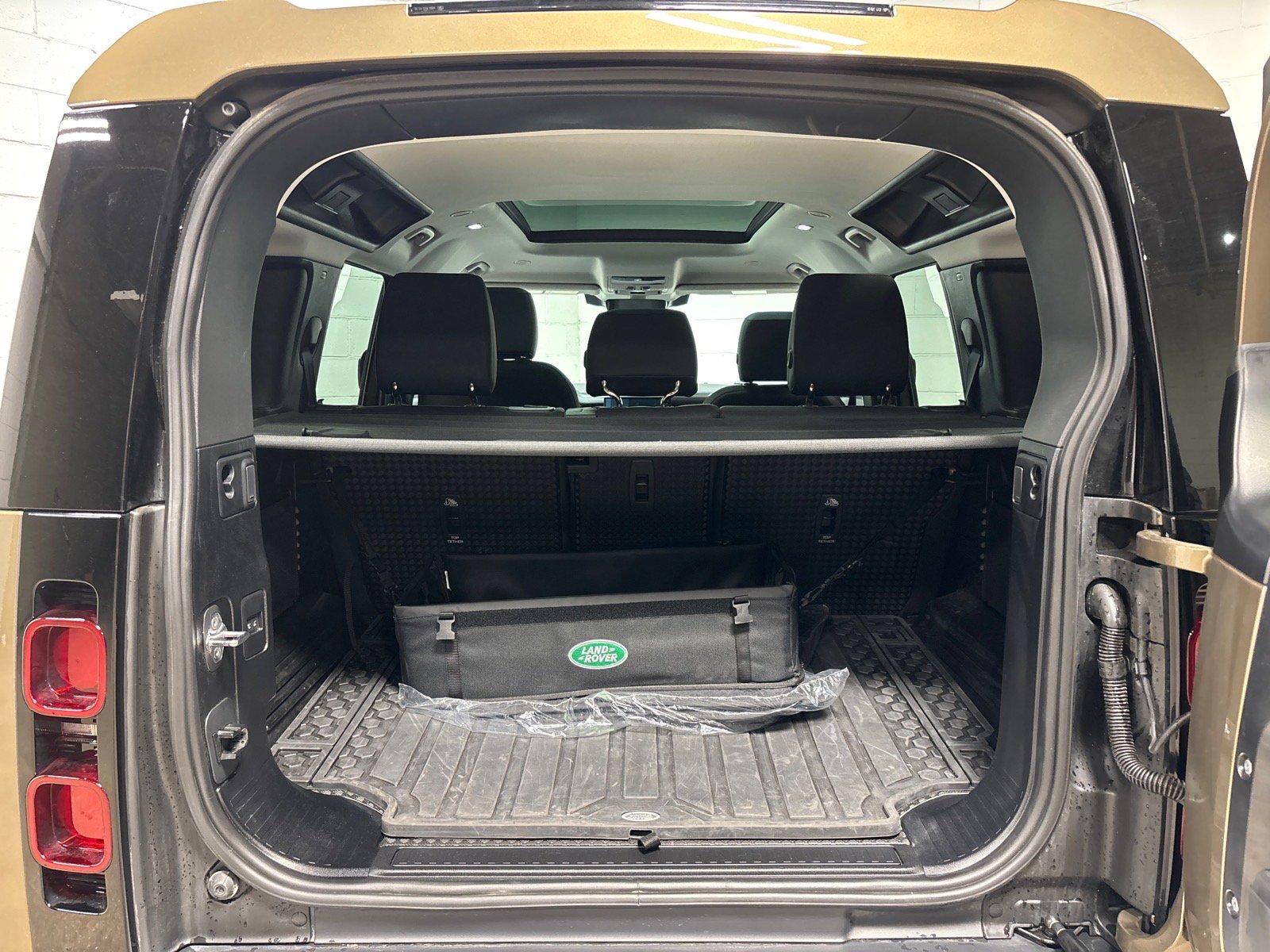 New 2025 Land Rover Defender 110 S AWD/4WD image 42