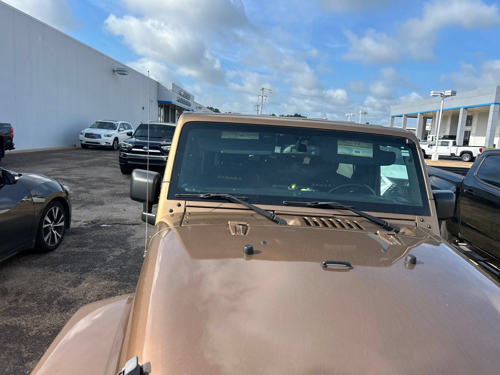 Used 2015 Jeep Wrangler Sahara w/ Dual Top Group AWD/4WD image 33