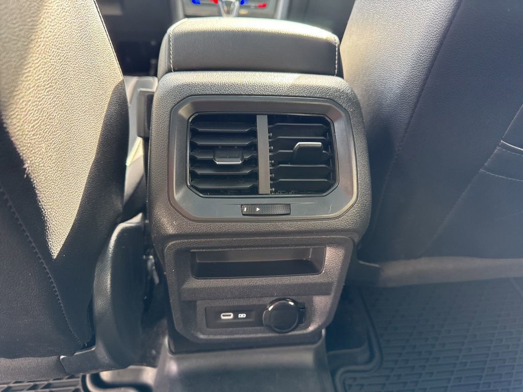 Certified 2023 Volkswagen Tiguan SE w/ Panoramic Sunroof Package image 17