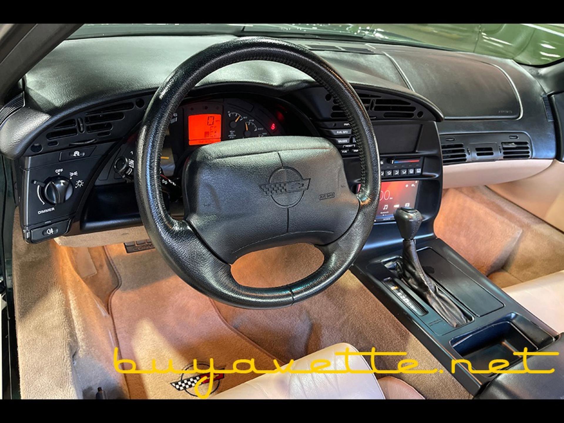 Used 1996 Chevrolet Corvette Coupe image 13