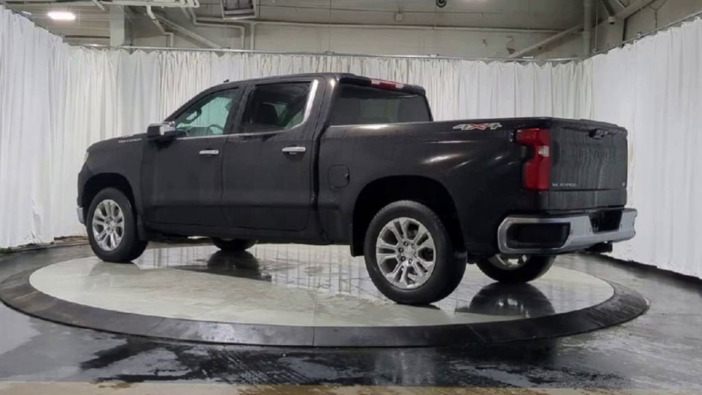 Used 2023 Chevrolet Silverado 1500 LTZ image 8