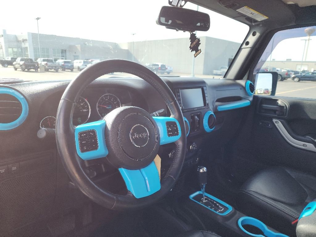 Used 2017 Jeep Wrangler Unlimited Rubicon w/ Dual Top Group AWD/4WD image 13