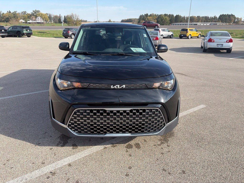 Used 2023 Kia Soul EX FWD image 2