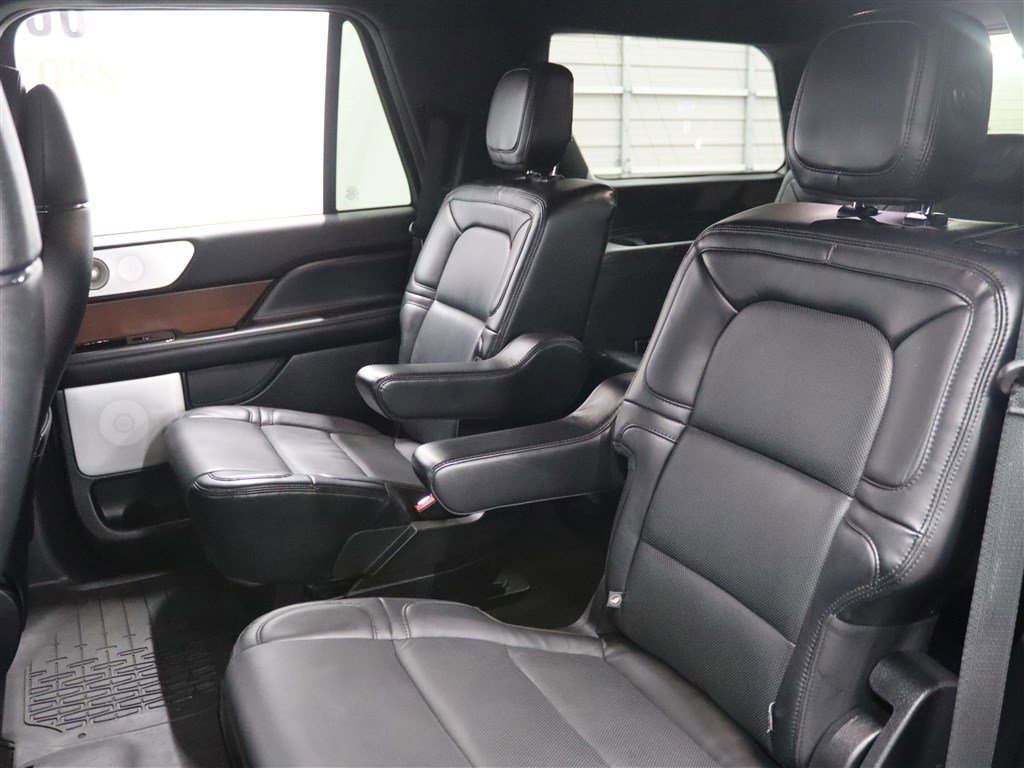 Used 2020 Lincoln Navigator Reserve w/ Luxury Package image 12