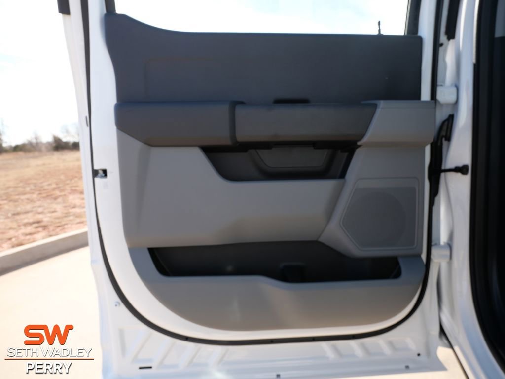 New 2026 Ford F250 XL w/ XL Chrome Package image 13