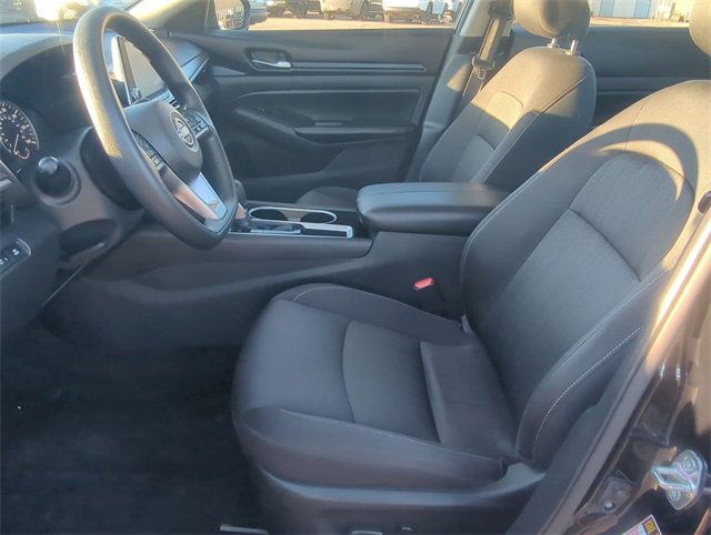 Used 2024 Nissan Altima 2.5 SV image 11