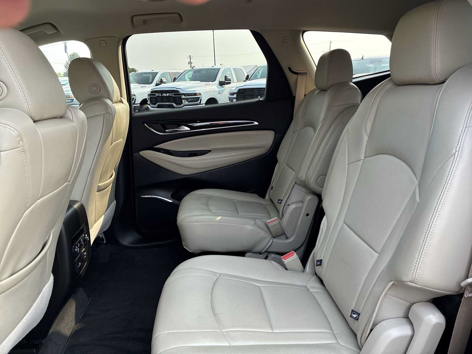 Used 2019 Buick Enclave Premium AWD/4WD image 23