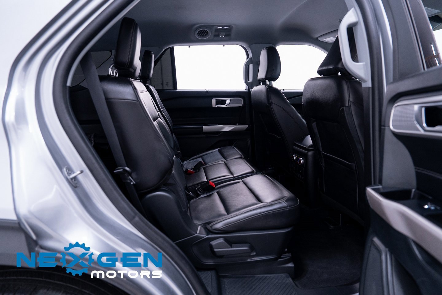 Used 2023 Ford Explorer Limited image 48