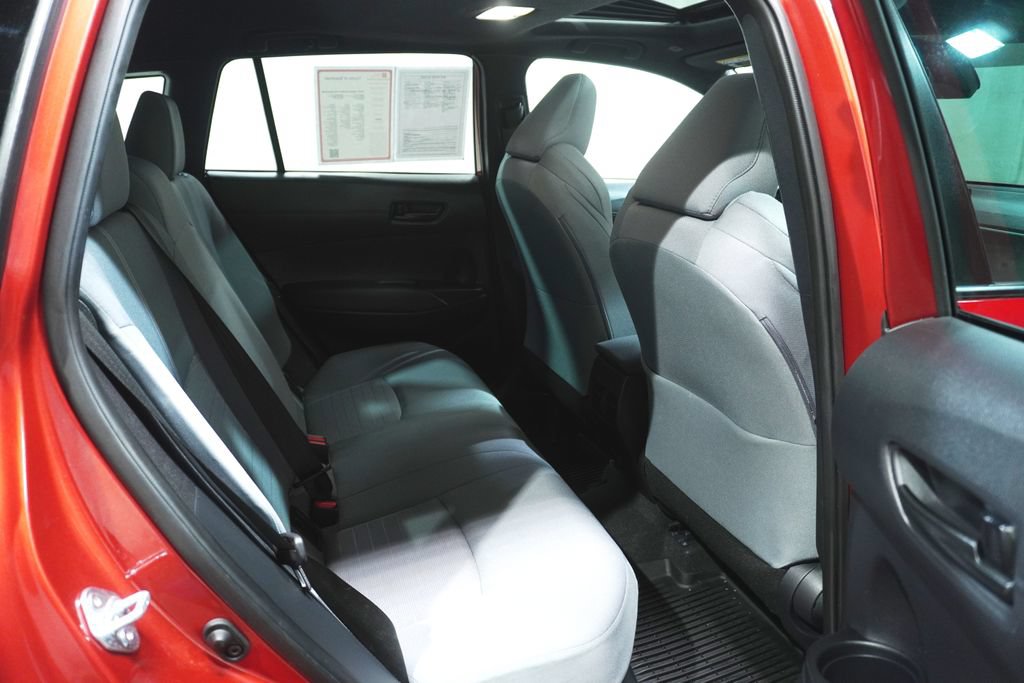 Used 2025 Toyota Corolla Cross AWD Hybrid w/ Moonroof Package image 14
