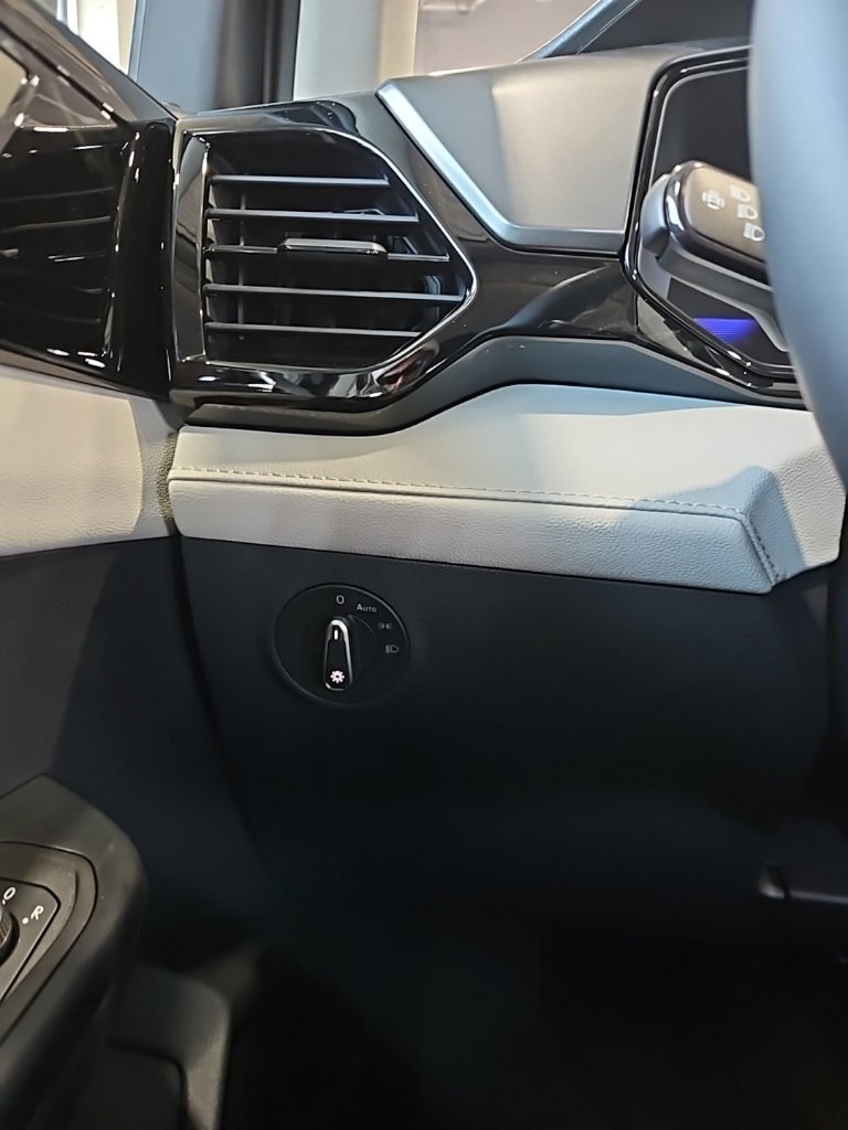 New 2026 Volkswagen Taos S image 34