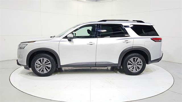 Certified 2025 Nissan Pathfinder SV FWD image 5