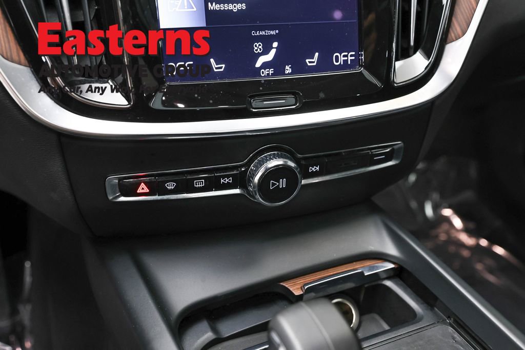 Used 2022 Volvo S60 B5 Momentum image 19