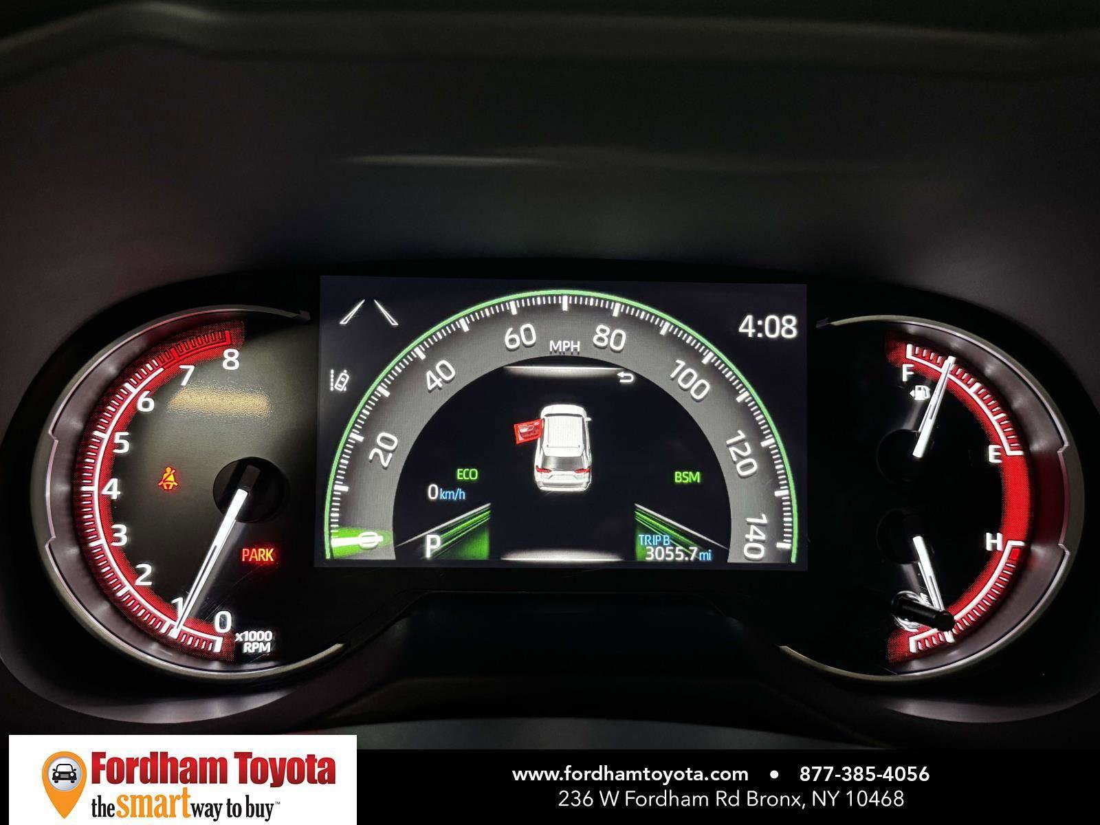 Used 2024 Toyota RAV4 XLE w/ Convenience Package image 24