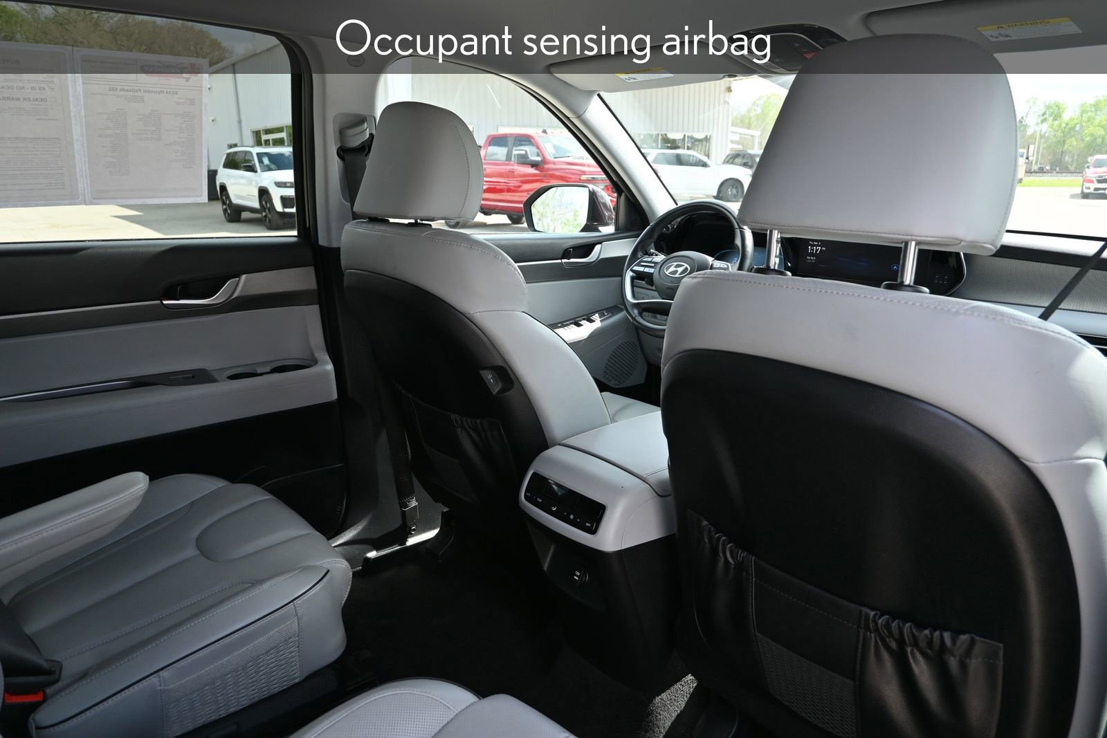 Used 2024 Hyundai Palisade SEL image 28