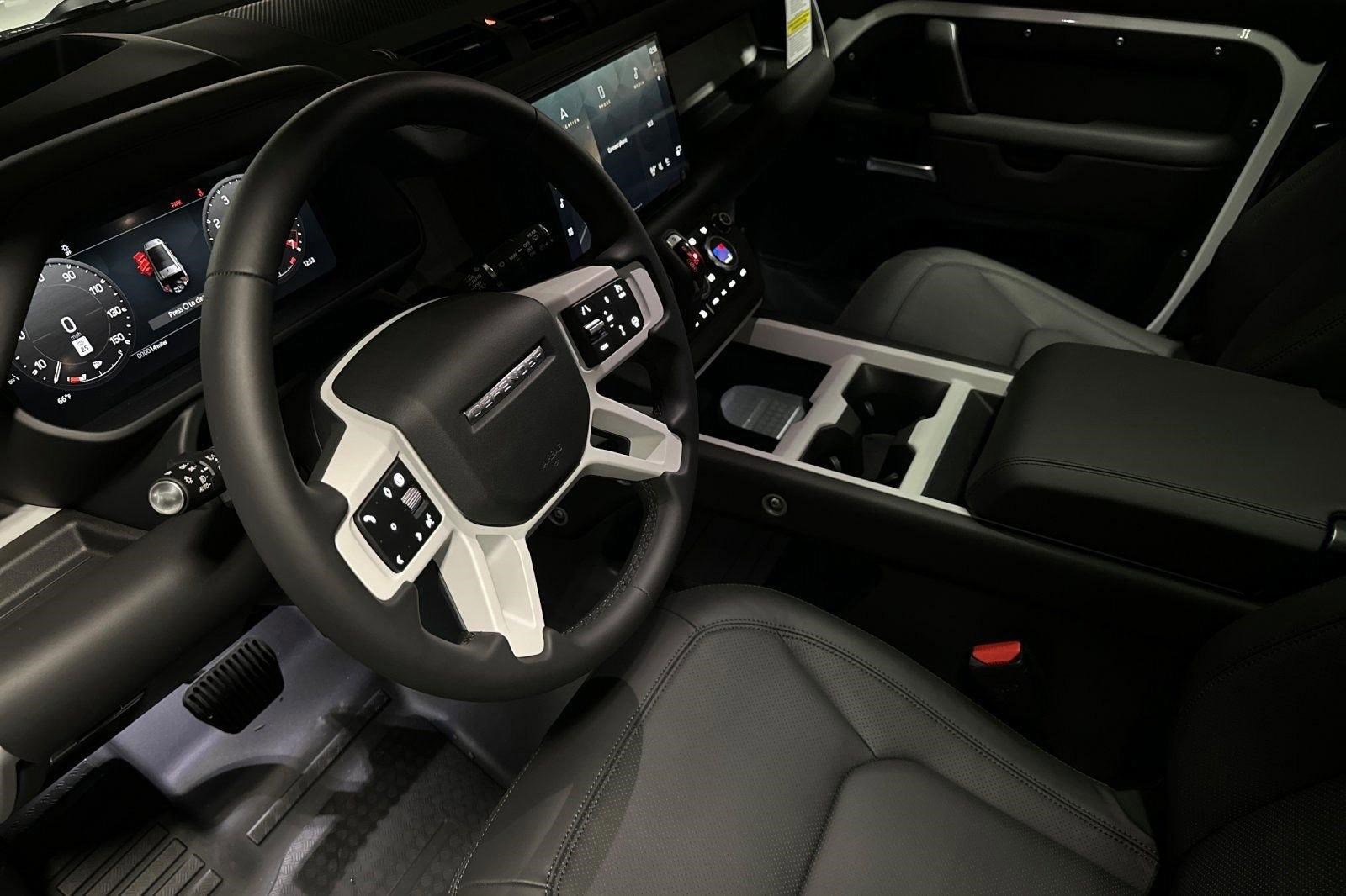 New 2025 Land Rover Defender 130 X-Dynamic SE image 4