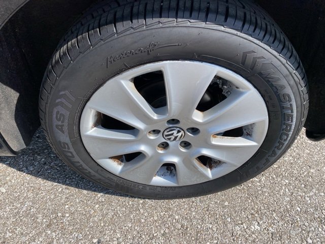 Used 2009 Volkswagen Beetle S image 24