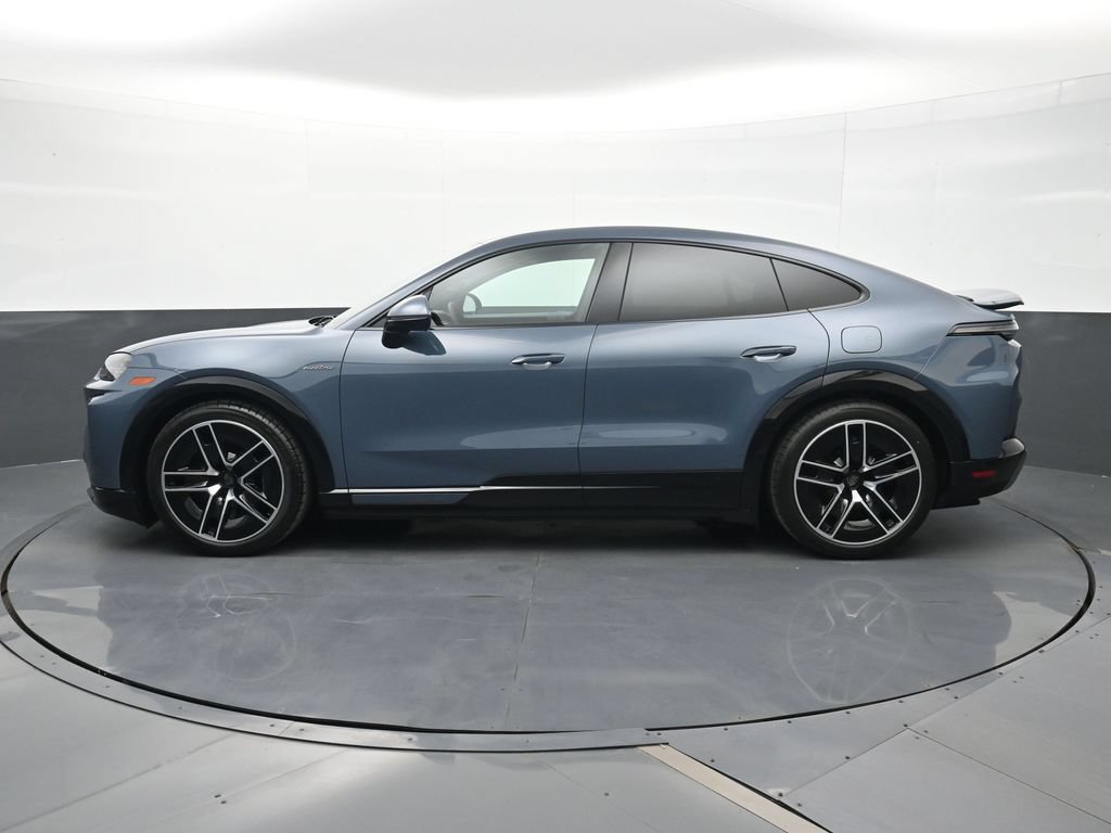 New 2026 Porsche Cayenne Turbo AWD/4WD image 2