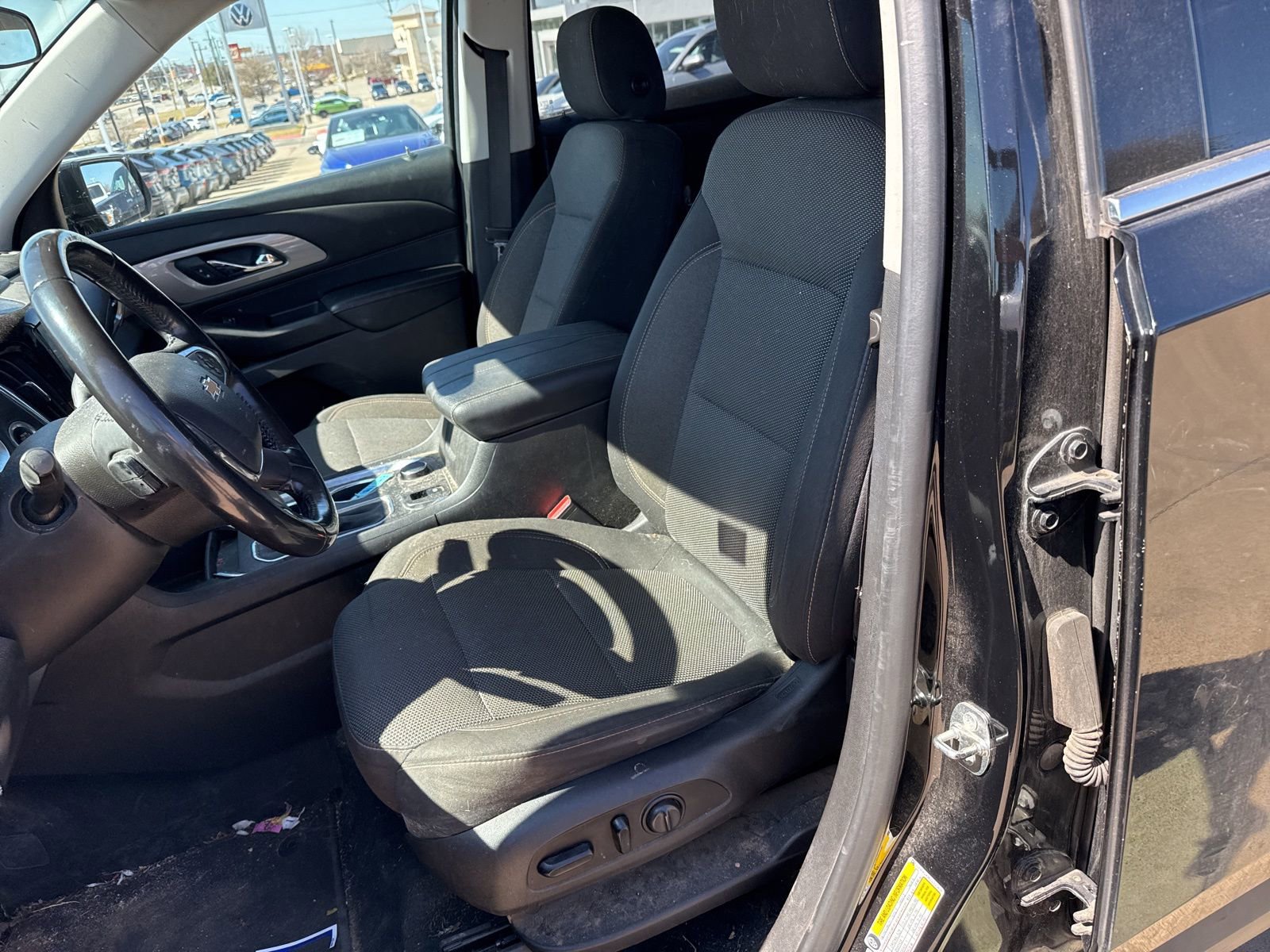 Used 2018 Chevrolet Traverse LT image 8