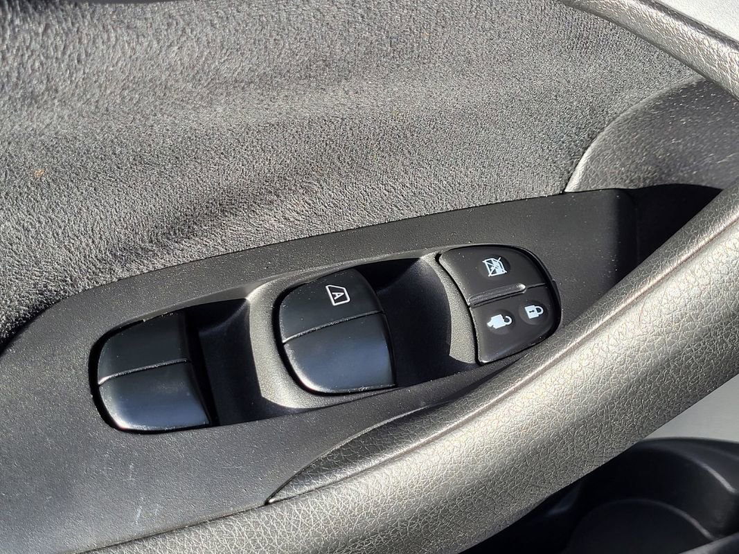 Used 2015 Nissan Altima 2.5 SV image 13