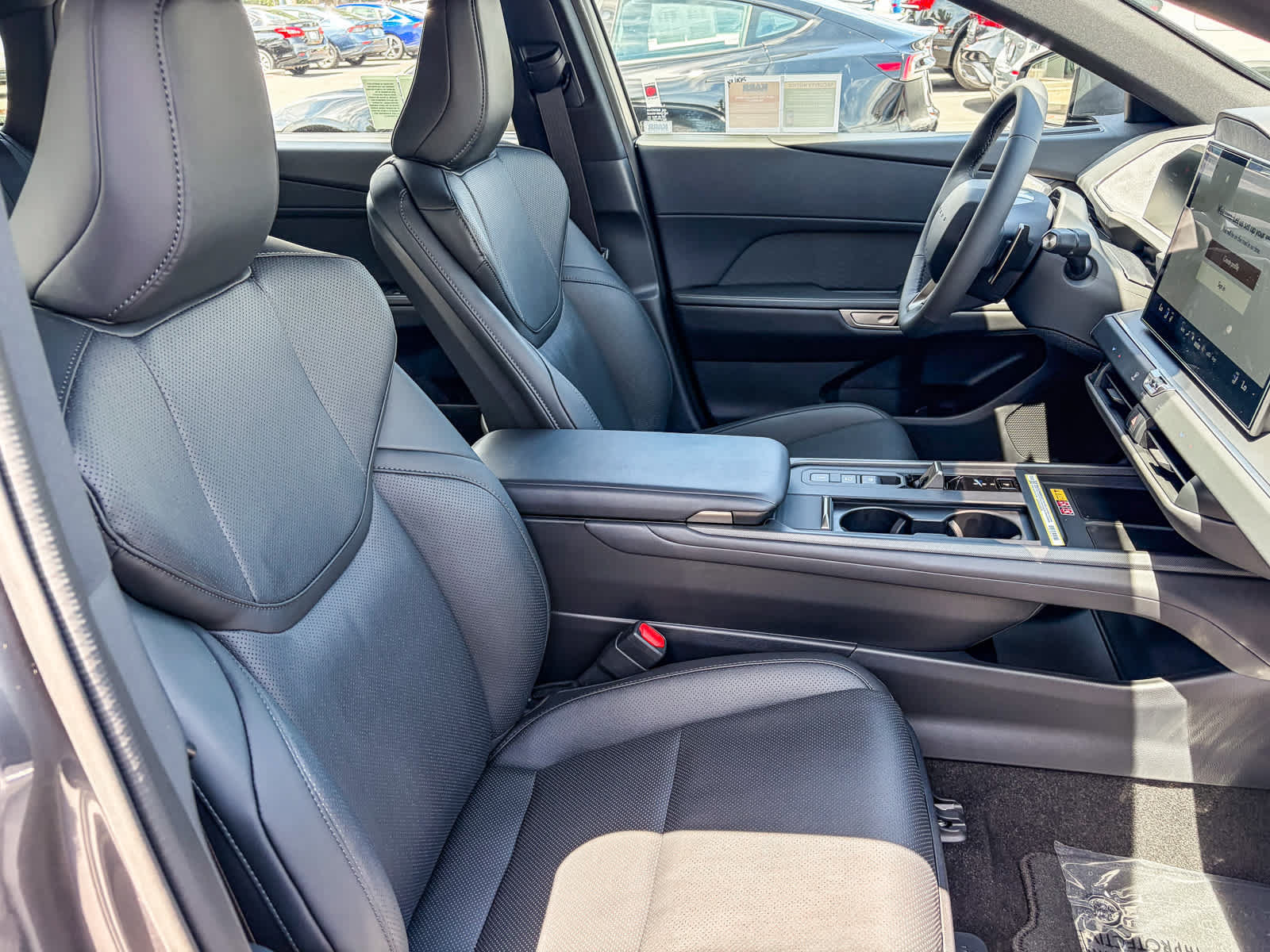 New 2026 Lexus ES 350e FWD image 17