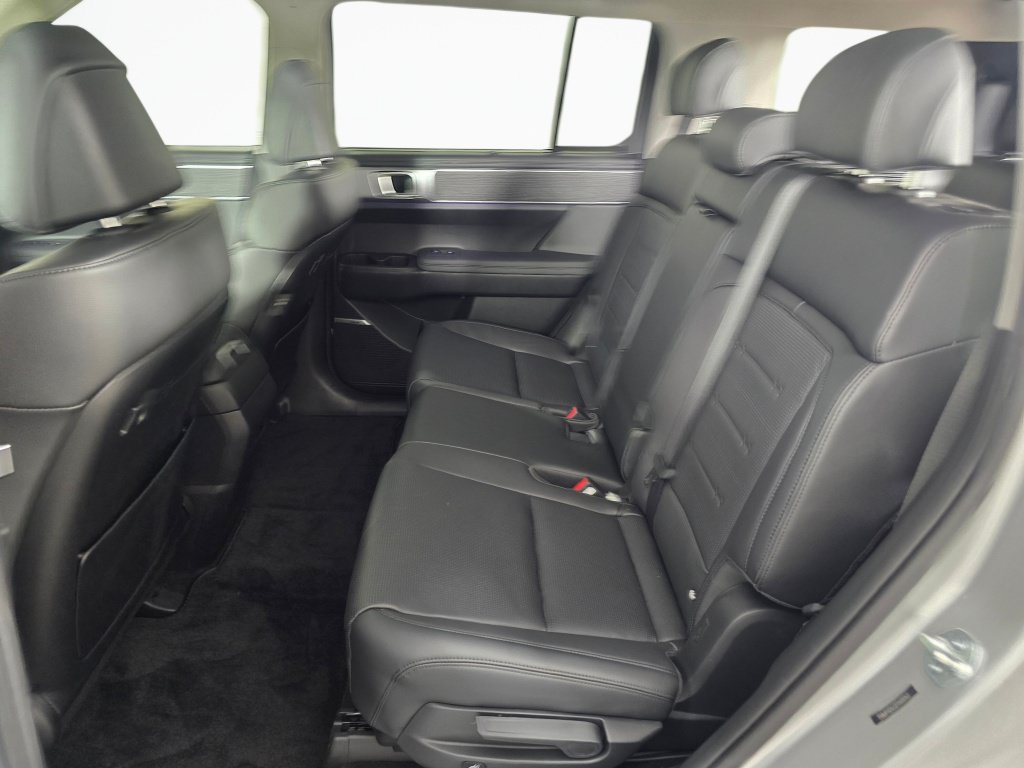 Used 2026 Hyundai Santa Fe Limited AWD/4WD image 18
