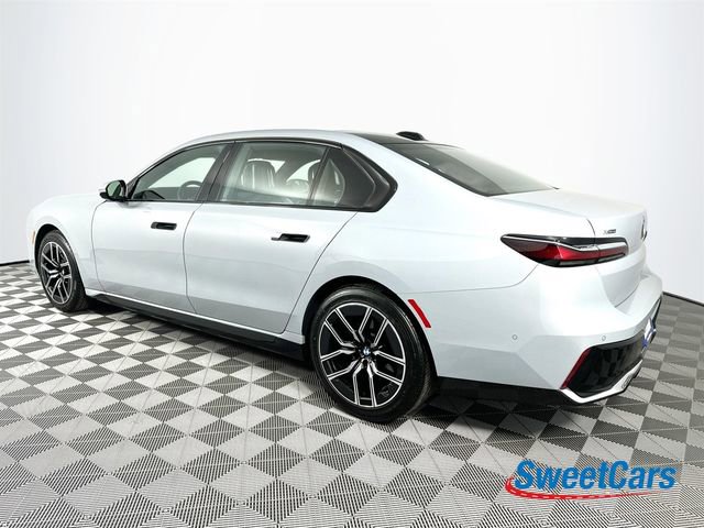 Used 2025 BMW 740i xDrive image 5