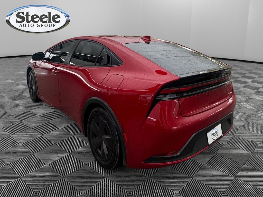 Used 2023 Toyota Prius LE image 3