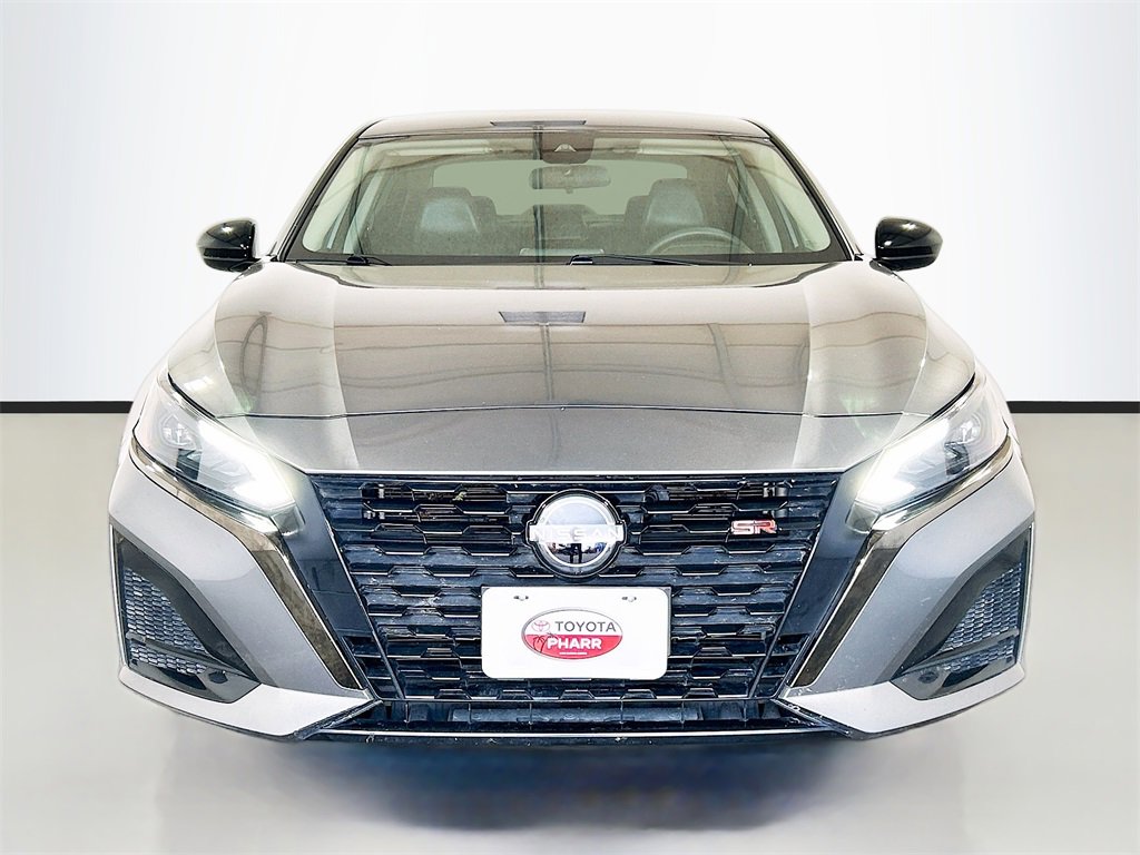 Used 2023 Nissan Altima 2.5 SR image 2