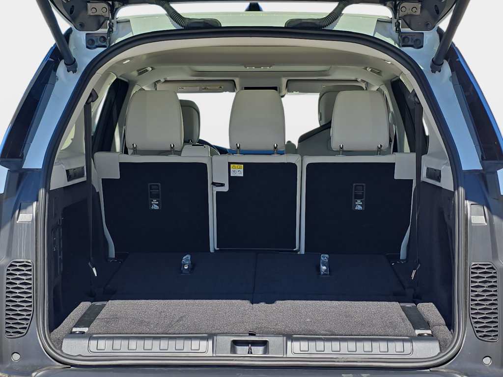 New 2026 Land Rover Discovery S AWD/4WD image 12