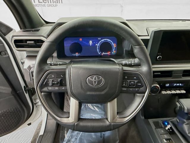 Used 2025 Toyota 4Runner TRD Off-Road image 11