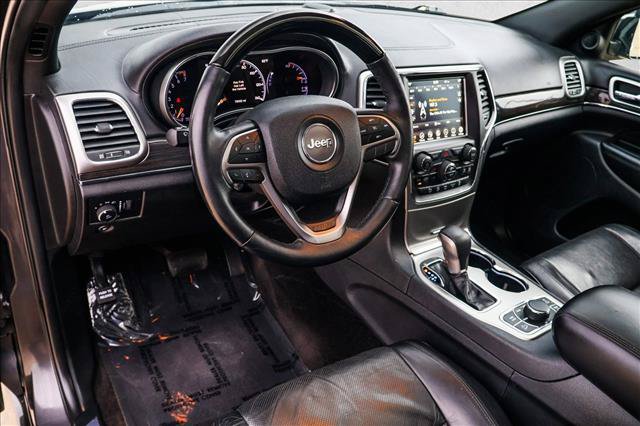Used 2018 Jeep Grand Cherokee Overland AWD/4WD image 10