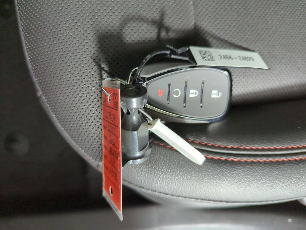 Used 2025 Chevrolet Trax RS w/ Driver Confidence Package image 23