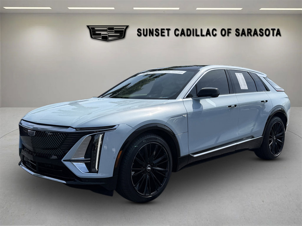 Certified 2024 Cadillac Lyriq Luxury AWD/4WD image 7