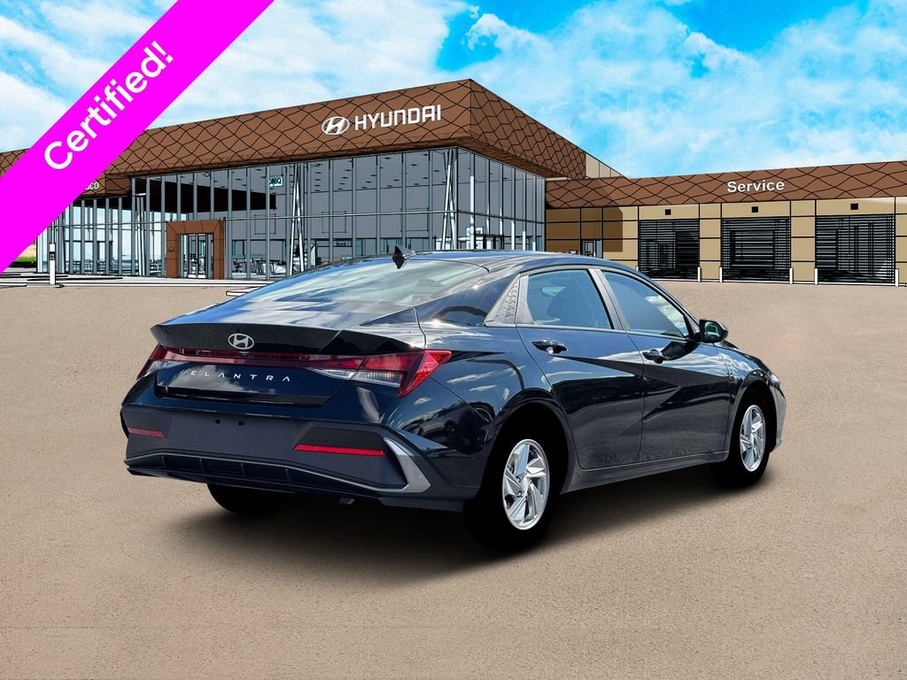 Used 2026 Hyundai Elantra SE FWD image 7
