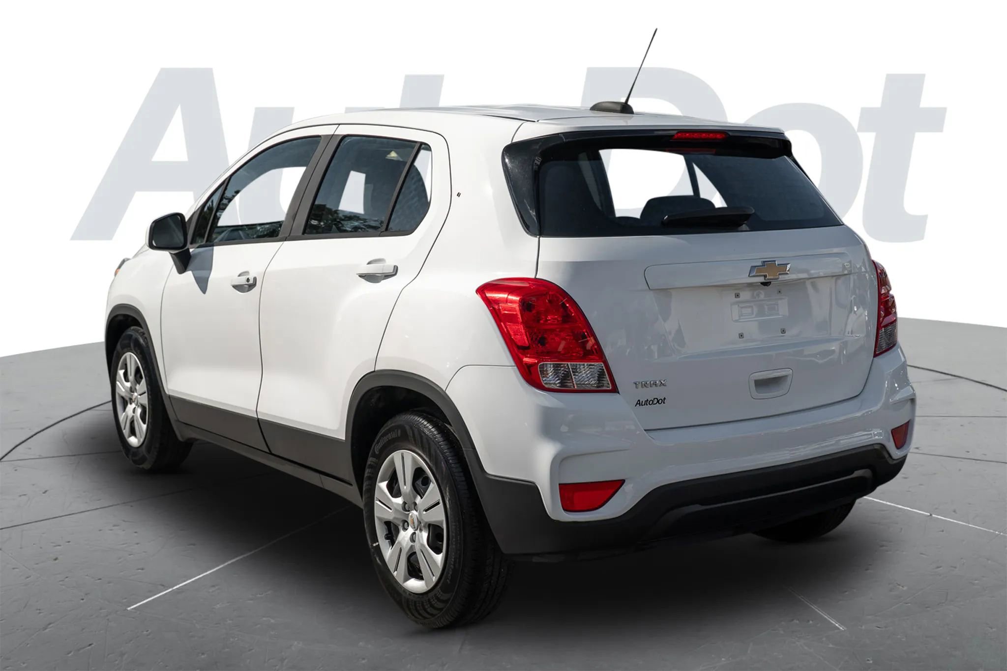 Used 2017 Chevrolet Trax LS image 2