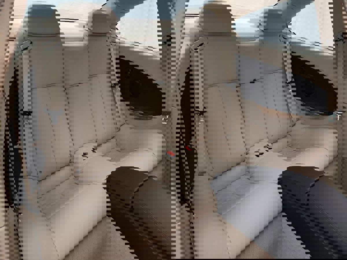 Used 2006 BMW 650i Coupe image 25