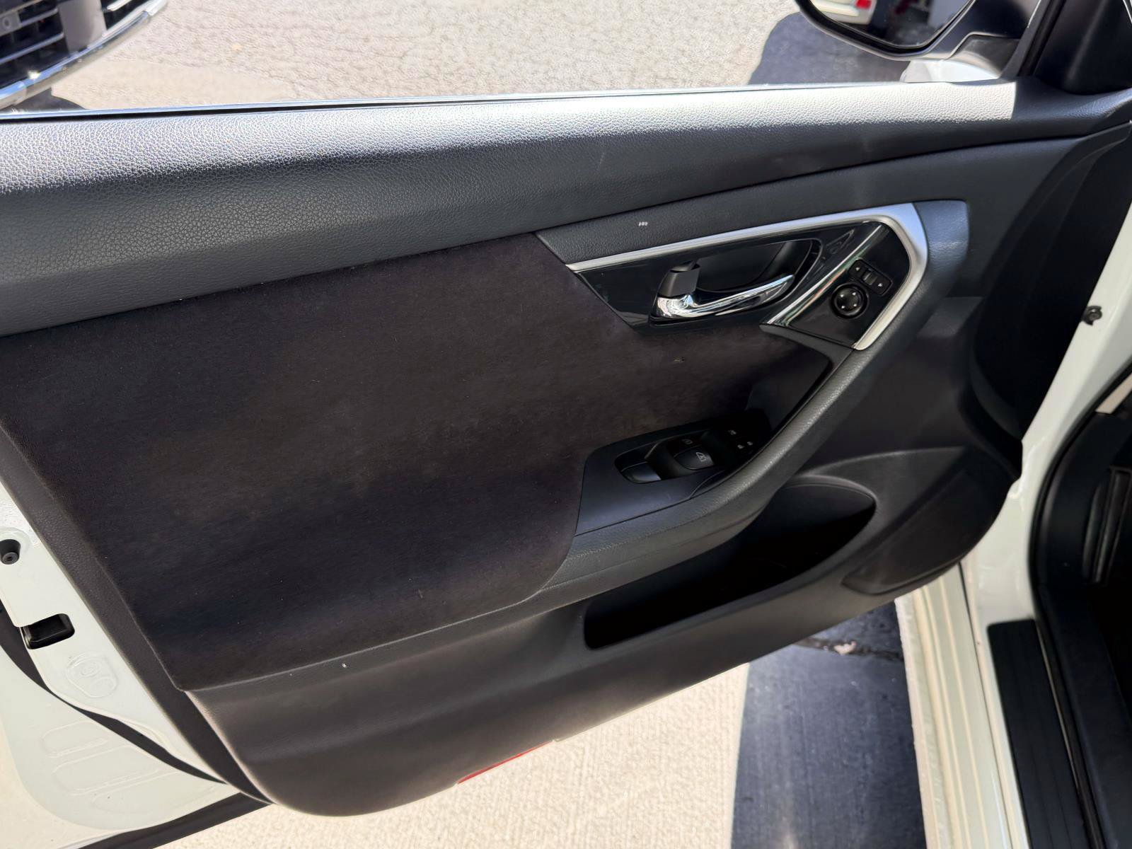 Used 2013 Nissan Altima 3.5 SV w/ Navigation Pkg FWD image 15