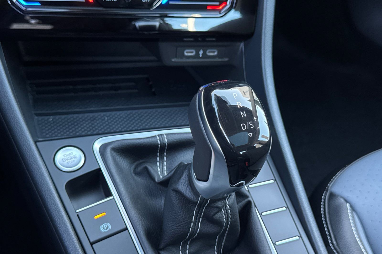 New 2026 Volkswagen Jetta SE FWD image 18