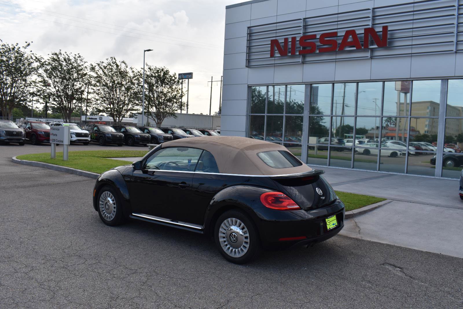 Used 2014 Volkswagen Beetle 1.8T FWD image 5