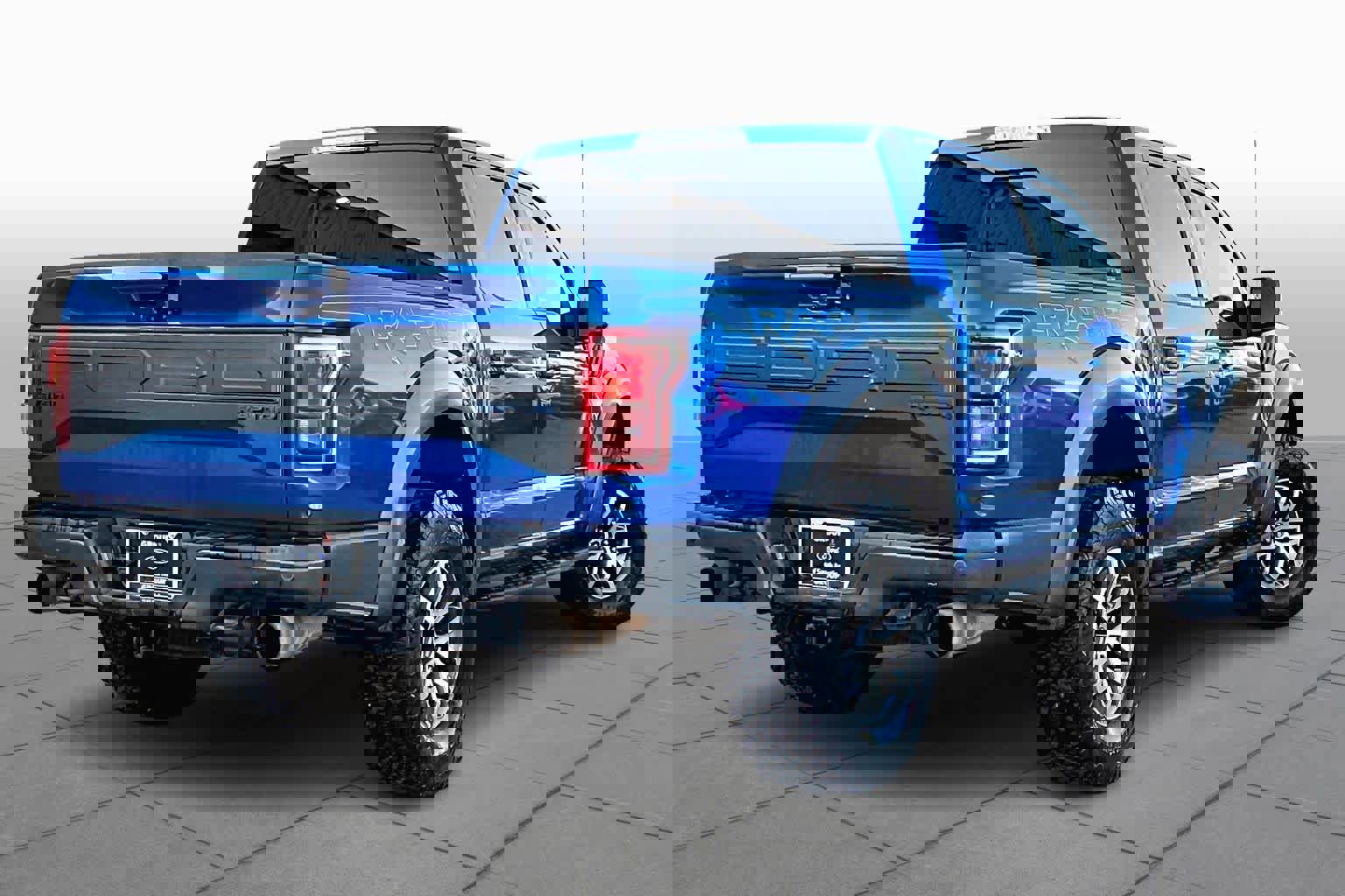 Used 2017 Ford F150 Raptor w/ Equipment Group 802A Luxury image 13