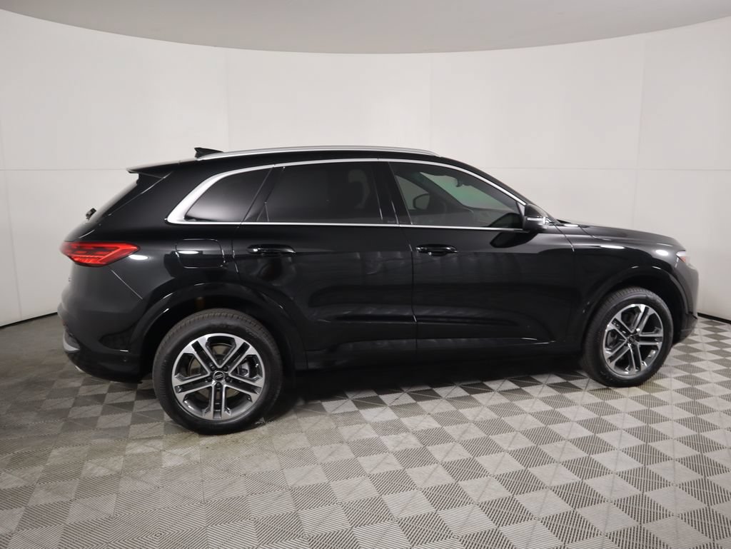 Used 2025 Audi Q5 Premium w/ Premium Plus AWD/4WD image 4